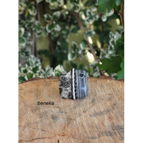 Bague fleurettes noir et blanche